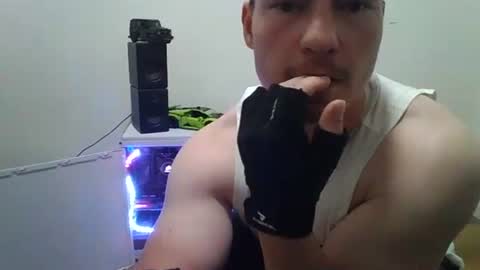 buffgymjunkie27 online show from 06-07-26, 11:52