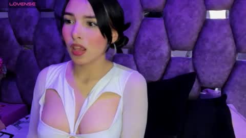 burbuja pink  online show from 03-18-26, 03:20