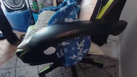 Snapshot of bustingnuts2025 chatting on 03-03-26, 07:31 Busting online show from 03-03-26, 07:31