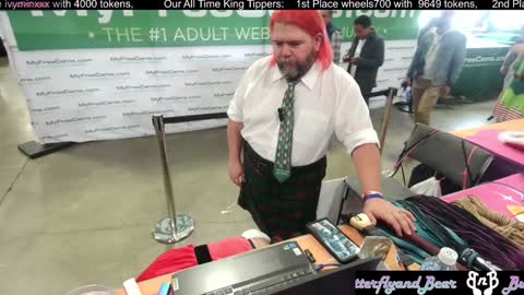 Snapshot of butterflyandbear chatting on 12-07-24, 10:28 Butterfly and Bear online show from 12-07-24, 10:28