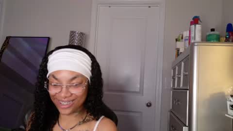 Snapshot of butterflybootyy chatting on 04-27-26, 05:49 butterfly booty online show from 04-27-26, 05:49