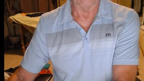 Snapshot of buttnakedfun954737 chatting on 07-10-26, 04:50 Miles online show from 07-10-26, 04:50