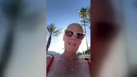 Bee and John online show from 04-21-26, 12:45