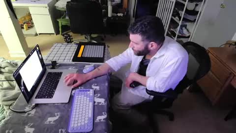 Snapshot of c2cmee chatting on 07-18-26, 10:08 c2cmee online show from 07-18-26, 10:08