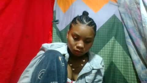 Snapshot of caella98 chatting on 06-30-26, 01:17 caella98 online show from 06-30-26, 01:17