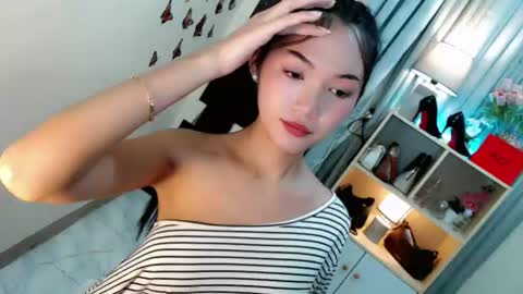 Snapshot of caitlin_x chatting on 06-11-26, 11:58 caitlin online show from 06-11-26, 11:58
