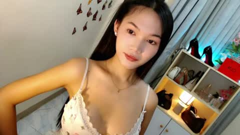 Snapshot of caitlin_x chatting on 06-25-26, 11:31 caitlin online show from 06-25-26, 11:31