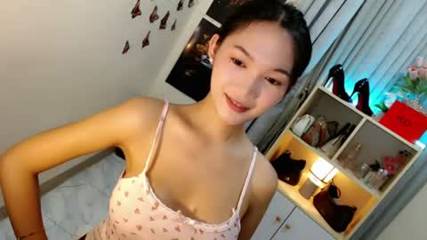 Snapshot of caitlin_x chatting on 06-26-26, 10:58 caitlin online show from 06-26-26, 10:58