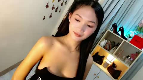 Snapshot of caitlin_x chatting on 07-04-26, 11:22 caitlin online show from 07-04-26, 11:22