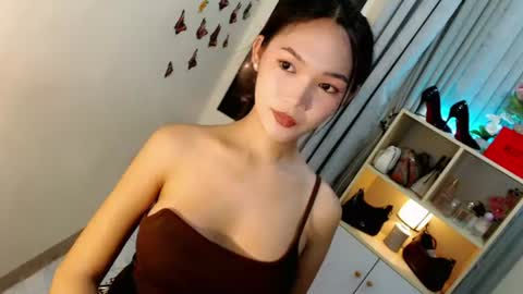 Snapshot of caitlin_x chatting on 07-10-26, 01:21 caitlin online show from 07-10-26, 01:21