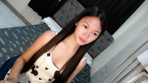 Snapshot of caitlin_x chatting on 07-14-26, 04:17 caitlin online show from 07-14-26, 04:17
