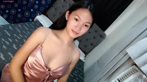 Snapshot of caitlin_x chatting on 07-15-26, 10:53 caitlin online show from 07-15-26, 10:53