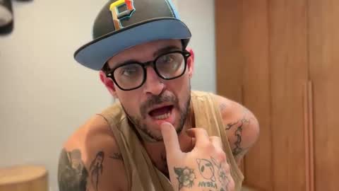 CaliforniaBrazilian online show from 06-10-26, 11:24