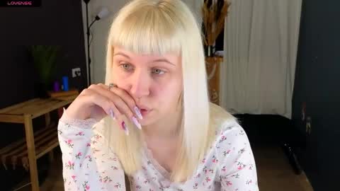 Snapshot of call_me_heaven chatting on 05-31-26, 03:19 Good girl Ann online show from 05-31-26, 03:19