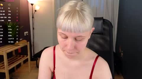 Snapshot of call_me_heaven chatting on 06-05-26, 03:29 Good girl Ann online show from 06-05-26, 03:29