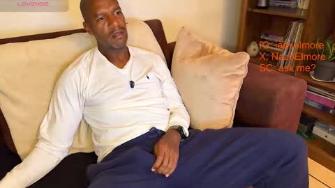 My name is Robert  Dont be shysay hi I love to chat. For requests or dirty talk please use tips  online show from 03-21-26, 04:50