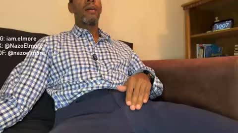 Snapshot of callmeelmore chatting on 07-16-26, 04:07 My name is Robert Dont be shysay hi I love to chat. For requests or dirty talk please use tips online show from 07-16-26, 04:07
