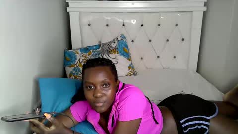 Snapshot of callmemonday chatting on 09-11-25, 08:20 Monday online show from 09-11-25, 08:20