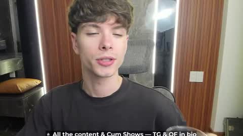 Hey I am Calvin  online show from 04-11-26, 05:17