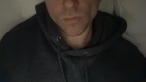 Snapshot of calvinzz chatting on 05-18-26, 03:18 calvinzz online show from 05-18-26, 03:18