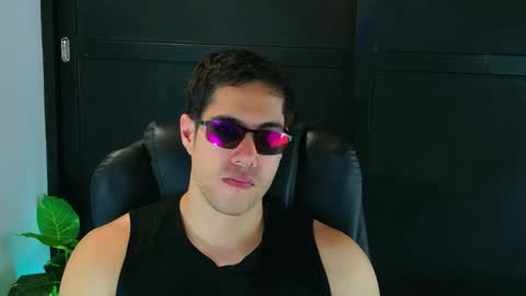 camara110 online show from 02-20-25, 03:23