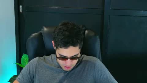 camara110 online show from 02-20-25, 07:19