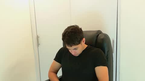 camara110 online show from 12-21-25, 03:57