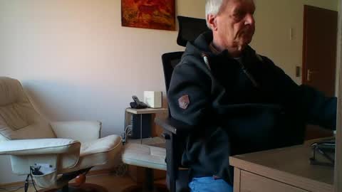 camcologne online show from 04-15-26, 07:59