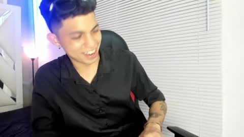 Snapshot of cameron_lux4 chatting on 06-26-26, 03:44 CAMERON online show from 06-26-26, 03:44