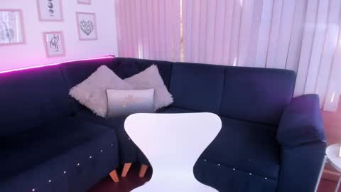 Snapshot of cami_cruzz chatting on 01-07-25, 08:10 Camila cruz online show from 01-07-25, 08:10