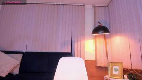 Snapshot of cami_cruzz chatting on 02-01-25, 11:37 Camila cruz online show from 02-01-25, 11:37