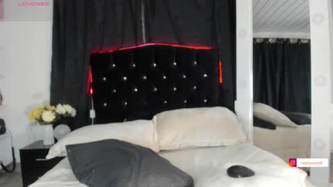 Snapshot of cami_cruzz chatting on 10-10-25, 09:03 Camila cruz online show from 10-10-25, 09:03