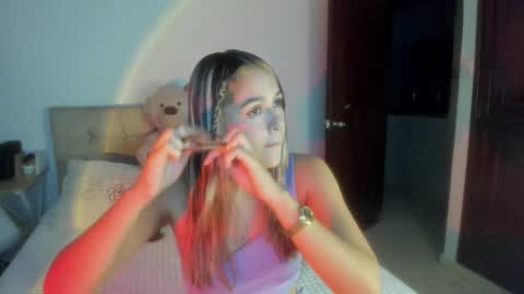 Snapshot of cami_hunter chatting on 02-04-26, 11:20 online show from 02-04-26, 11:20