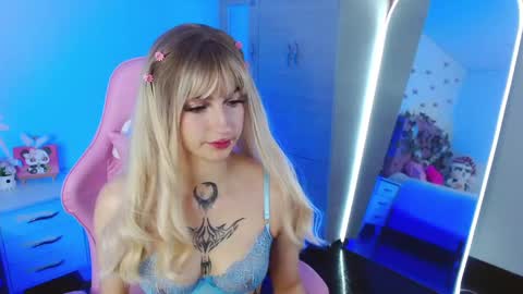 Snapshot of cami_mila99 chatting on 12-15-24, 04:07 CAMI online show from 12-15-24, 04:07