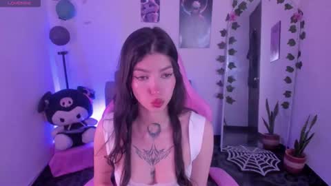 Snapshot of cami_mila99 chatting on 10-14-25, 10:32 CAMI online show from 10-14-25, 10:32