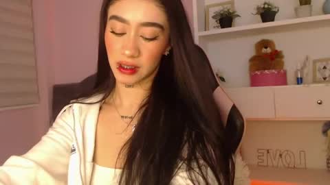 Snapshot of camiilaatorres chatting on 04-28-26, 06:13 camila online show from 04-28-26, 06:13