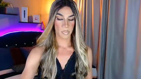 Camila online show from 01-12-25, 02:56