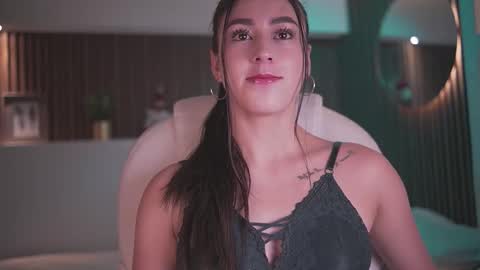 camila_martinez9 online show from 01-14-26, 11:27