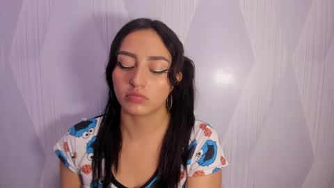 Snapshot of camilahunter__ chatting on 04-29-26, 02:48 Camila online show from 04-29-26, 02:48