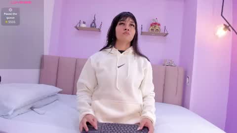 Snapshot of camilascoth chatting on 07-12-26, 12:18 camila online show from 07-12-26, 12:18
