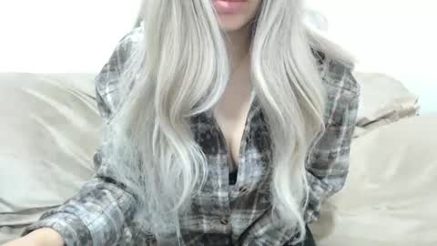 CamilleBunny online show from 12-19-25, 04:19