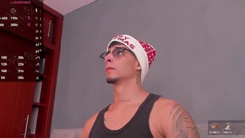 Snapshot of camilo_ospina_ chatting on 12-24-24, 11:11 INDEPENDENT MODEL online show from 12-24-24, 11:11