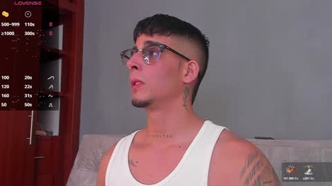 Snapshot of camilo_ospina_ chatting on 12-25-24, 09:54 INDEPENDENT MODEL online show from 12-25-24, 09:54