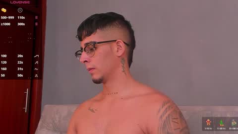 Snapshot of camilo_ospina_ chatting on 12-27-24, 02:14 INDEPENDENT MODEL online show from 12-27-24, 02:14