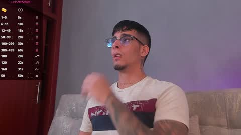 Snapshot of camilo_ospina_ chatting on 12-30-24, 03:25 INDEPENDENT MODEL online show from 12-30-24, 03:25