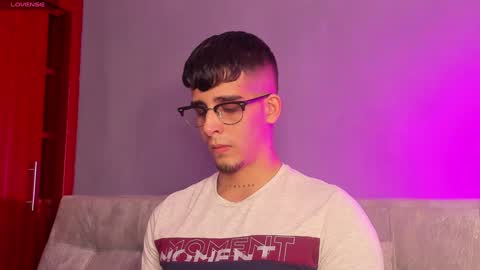 Snapshot of camilo_ospina_ chatting on 01-13-25, 05:23 INDEPENDENT MODEL online show from 01-13-25, 05:23