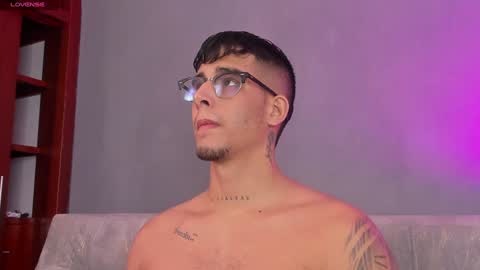 Snapshot of camilo_ospina_ chatting on 01-13-25, 11:19 INDEPENDENT MODEL online show from 01-13-25, 11:19