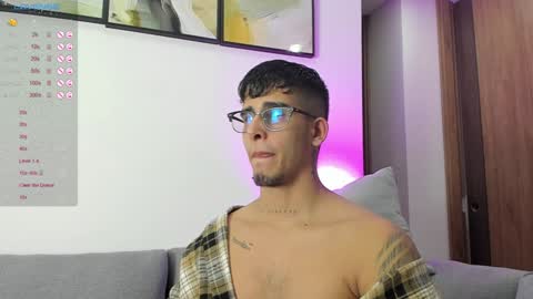 Snapshot of camilo_ospina_ chatting on 01-23-25, 02:12 INDEPENDENT MODEL online show from 01-23-25, 02:12