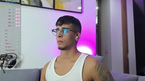 Snapshot of camilo_ospina_ chatting on 01-24-25, 07:51 INDEPENDENT MODEL online show from 01-24-25, 07:51