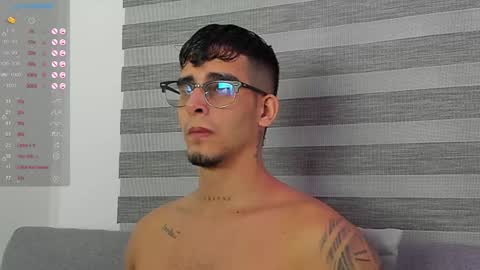 Snapshot of camilo_ospina_ chatting on 01-25-25, 08:42 INDEPENDENT MODEL online show from 01-25-25, 08:42